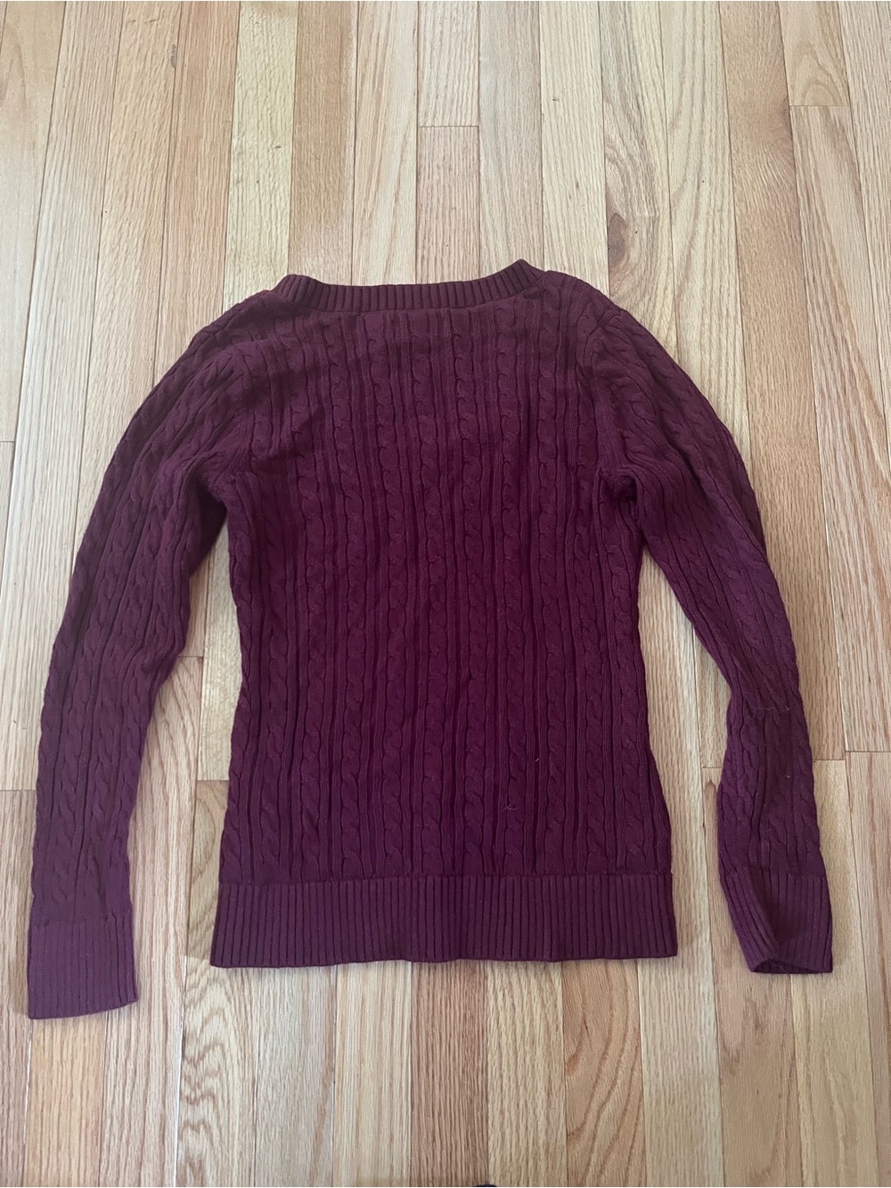 Hollister Cable Knit Icon V Neck Sweater Medium Burgundy Preppy Quiet Luxury - Picture 7 of 8
